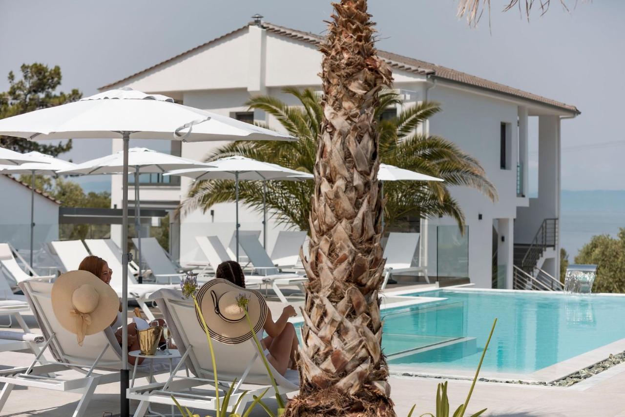 Pachis Escape Suites Exterior foto